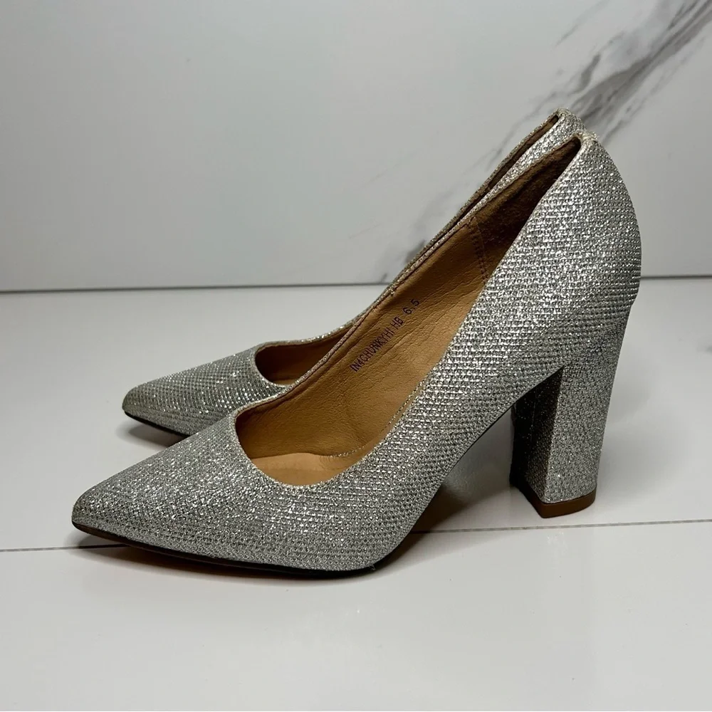 IDIFU Glittering Silver Block Heels Size 6.5